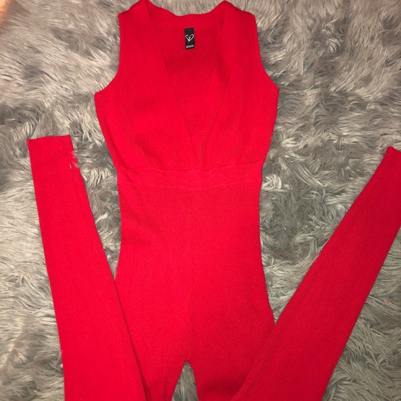 Gently used women’s jumpsuit - Picture 2 of 4